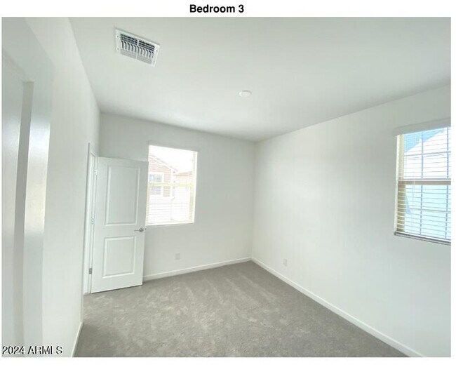 Building Photo - 9912 E Tamery Ave