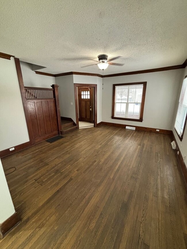 Building Photo - 827 Watson St SW