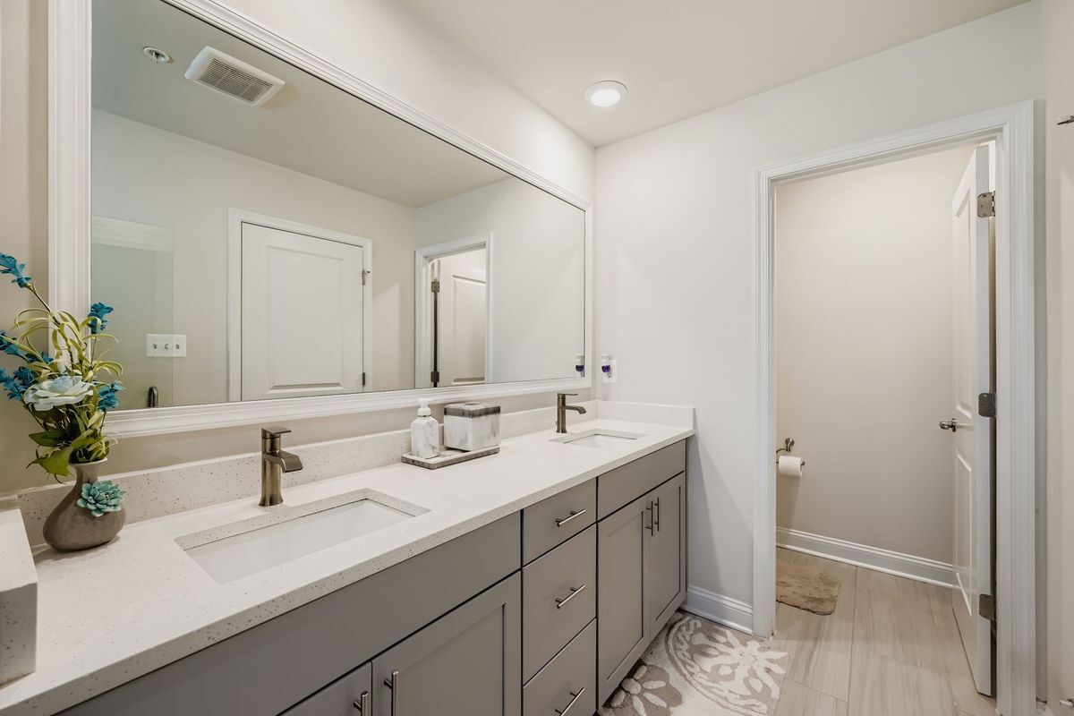 Building Photo - 7588 Warburg Way