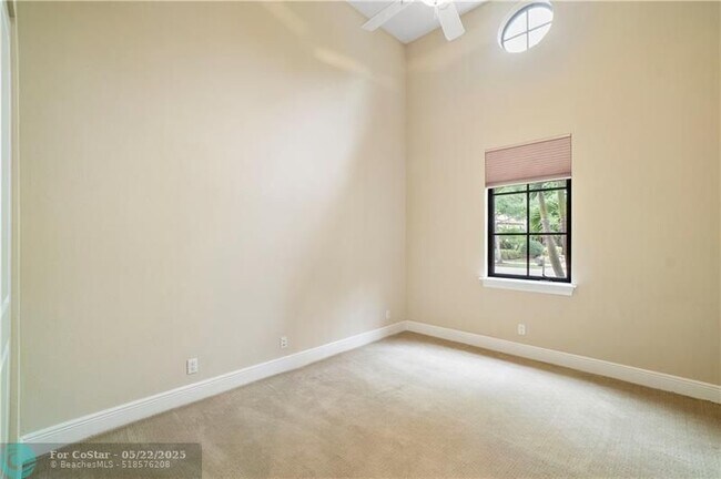 Building Photo - 9722 Clemmons St