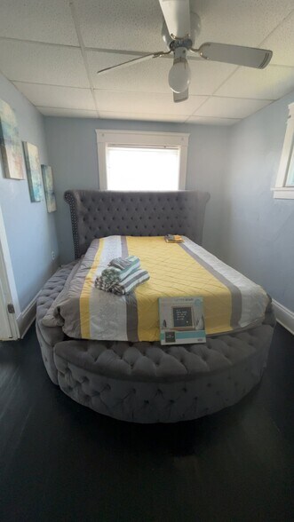 Building Photo - 3454 E 76th St