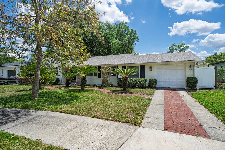 Building Photo - 1448 Cumbie St