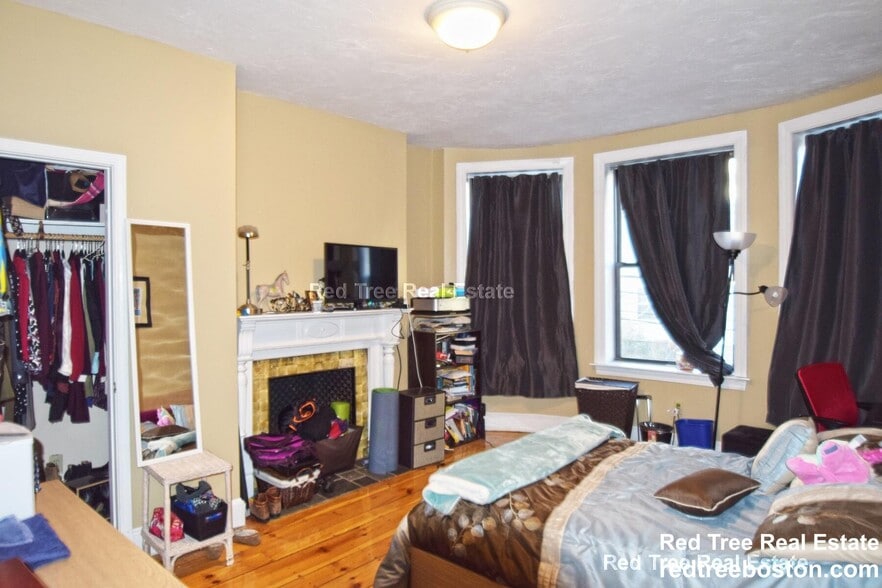 Building Photo - 17 Highgate St