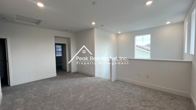 Building Photo - Newer Elk Grove 4bd/3.5ba Home near Big Horn & Poppyridge Rd