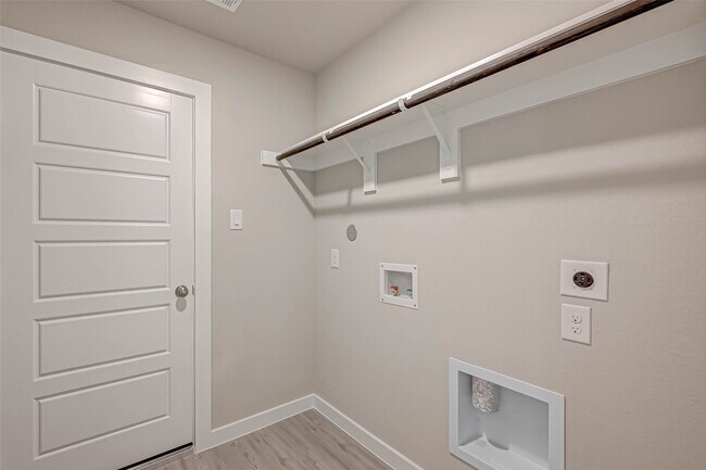 Building Photo - 8154 Royal Breeze Dr