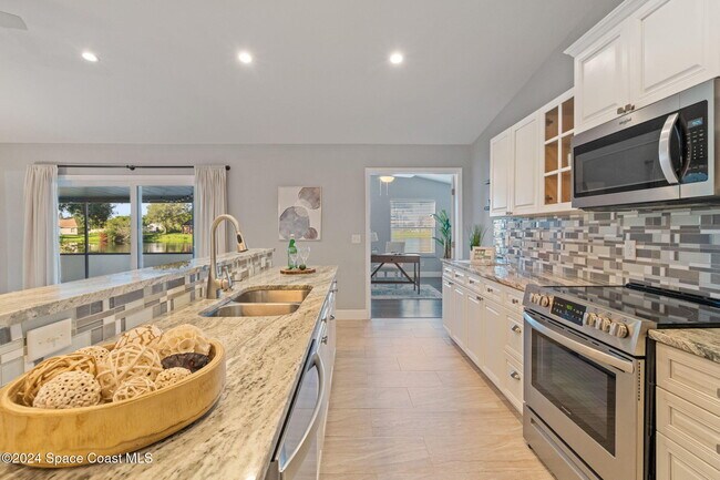 Building Photo - 1240 Ambra Dr