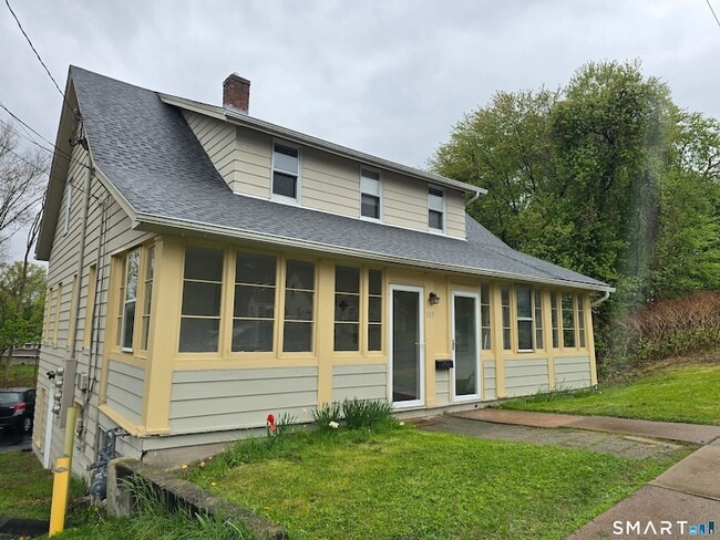 Building Photo - 103 Capen St