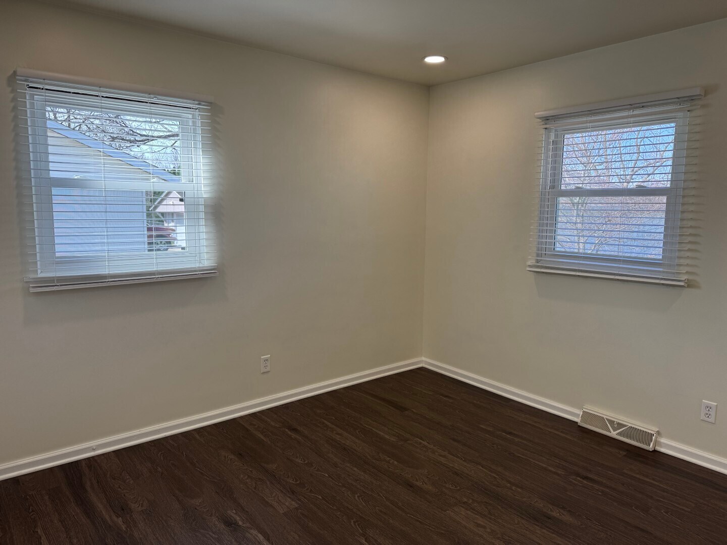 Building Photo - 2319 Pinehurst St