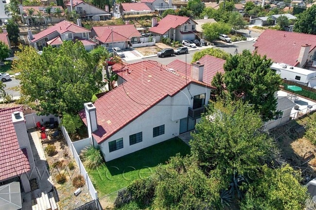 Building Photo - 15630 Half Moon Dr