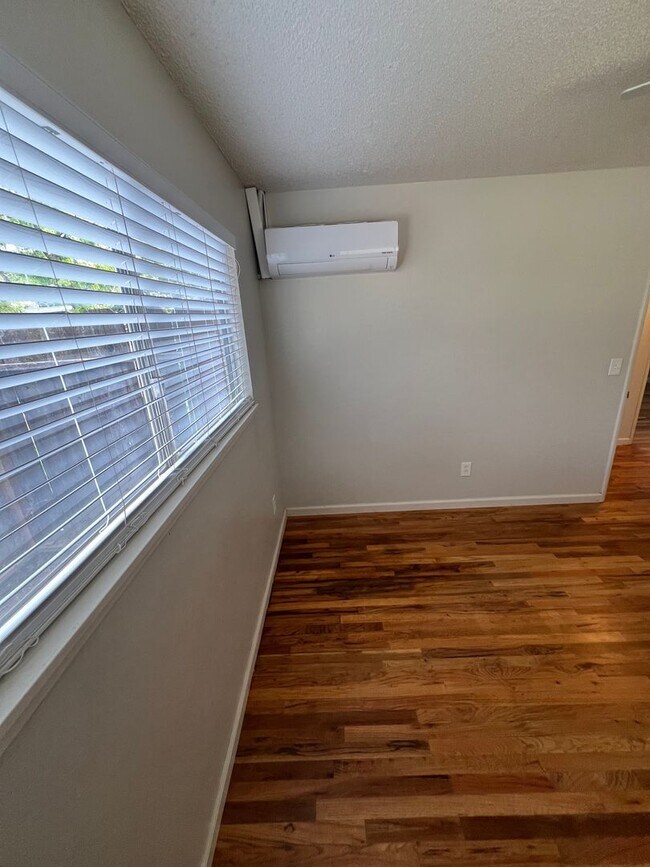 Building Photo - Durham 3 bedroom 2 bath Home, MOVE IN SPEC...