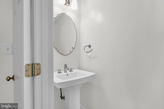 Building Photo - 3820 White Post Ct