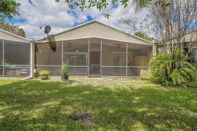 Building Photo - 616 Woodgate Cir