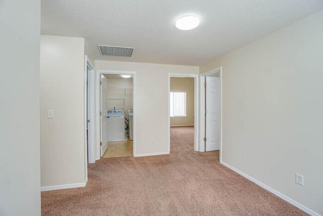 Building Photo - THREE BEDROOM WITH FENCED YARD