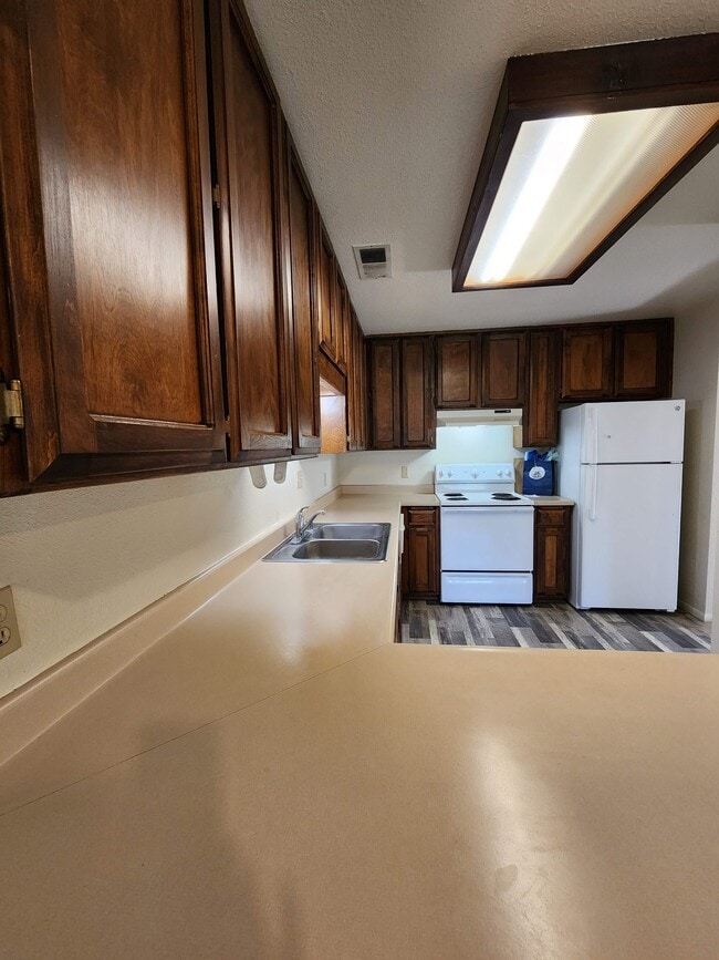 Building Photo - 3027 Monticello Ln