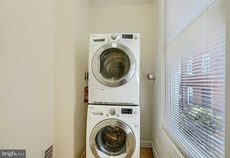 Building Photo - 22 Parkin St