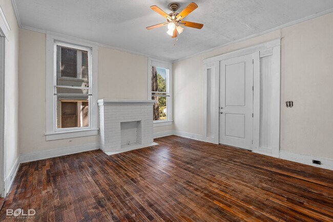 Building Photo - 546 Dalzell St