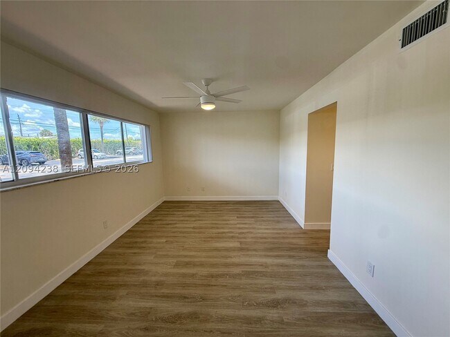 Building Photo - 108 Waterway Dr S