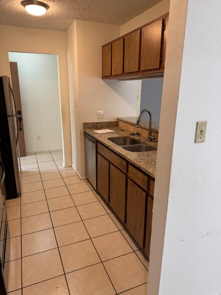 Building Photo - 10 N Circlewood Glen