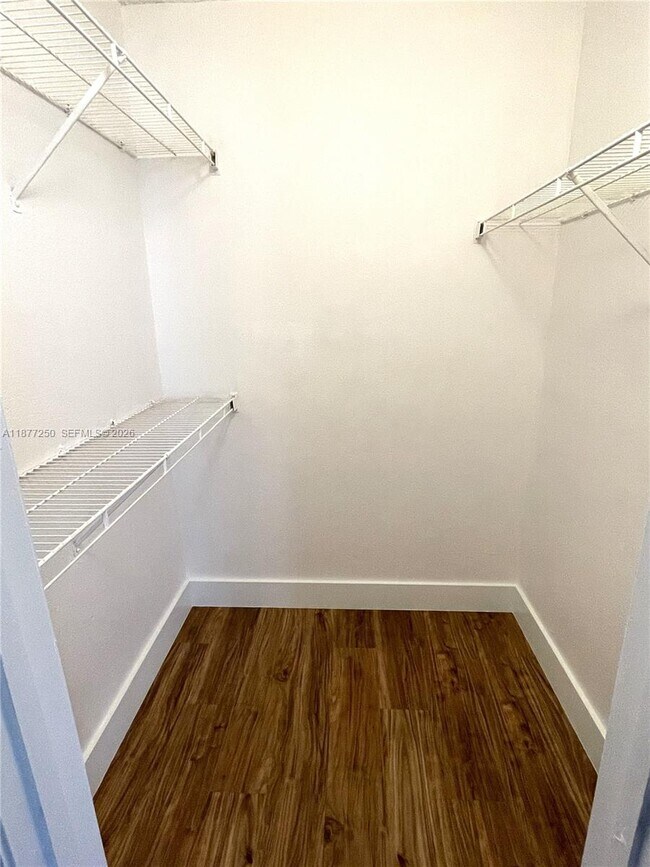 Building Photo - 12760 Vista Isles Dr