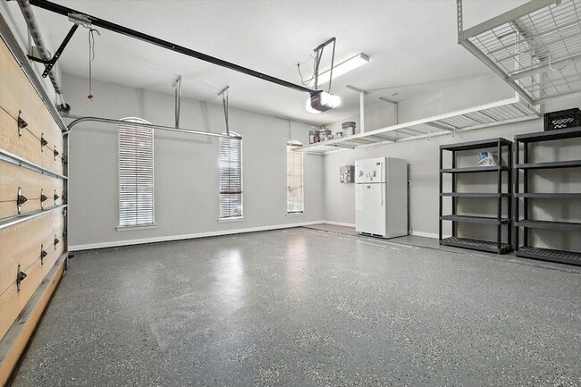 Building Photo - 8220 Misty Shores Ln