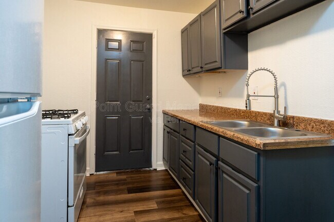 Building Photo - 1318 N Piatt Ave