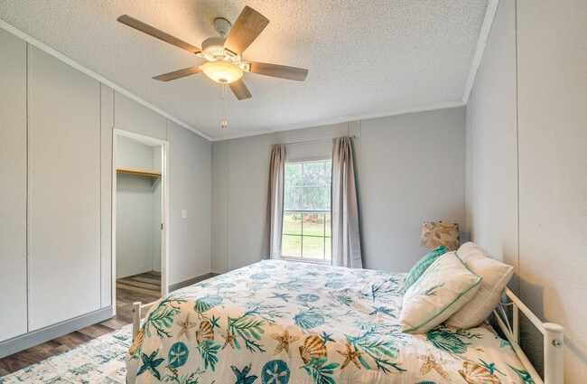 Building Photo - 6651 SE Co Rd 337