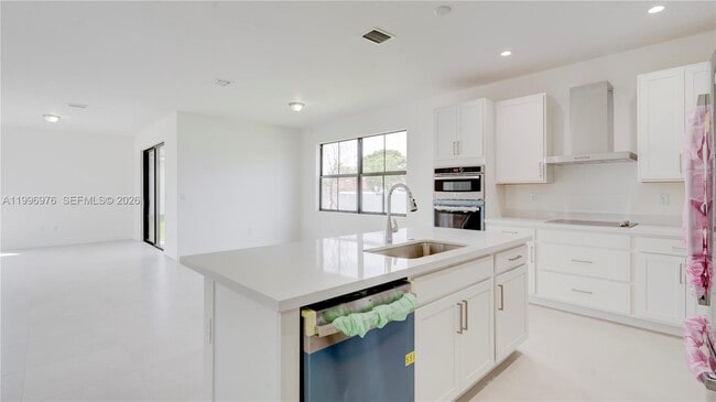 Building Photo - 20930 SW 96th Ave