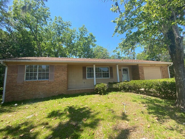 Building Photo - 2408 Dundee Dr