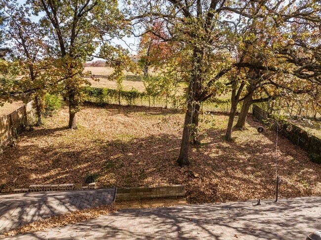 Building Photo - Freshly Updated 3 Bedroom House