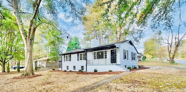 Building Photo - 1601 Echo Ln