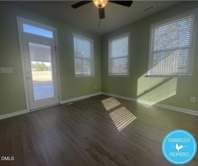 Building Photo - 112 Hoyne Way