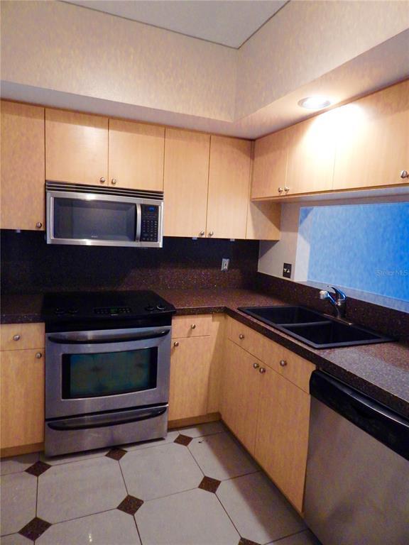 Building Photo - 322 E Central Blvd