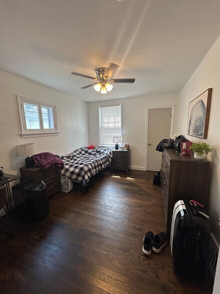 Building Photo - 6025 Fyler Ave