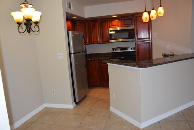 Building Photo - Limited-Time Offer! Rent on or before Mond...
