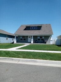 Building Photo - Beautiful Brand New Post Falls Home on the Prairie