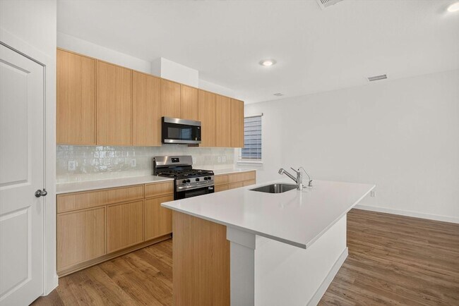 Building Photo - 28126 Meadowlark Sky Dr