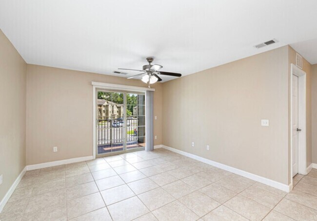 Building Photo - Beautiful 1B/1B Apartment in FWB in Pristi...