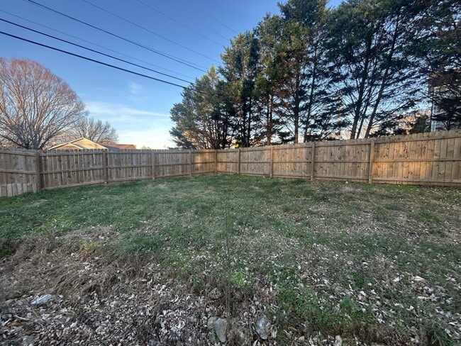 Building Photo - 1512 Barrywood Cir W