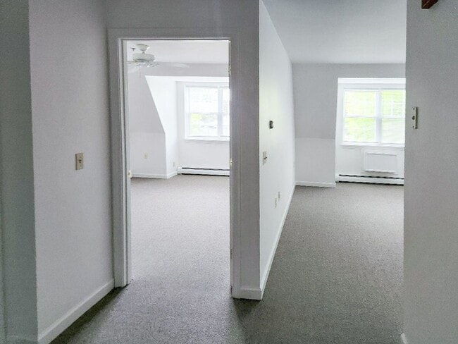 Building Photo - 10 Tyler Way