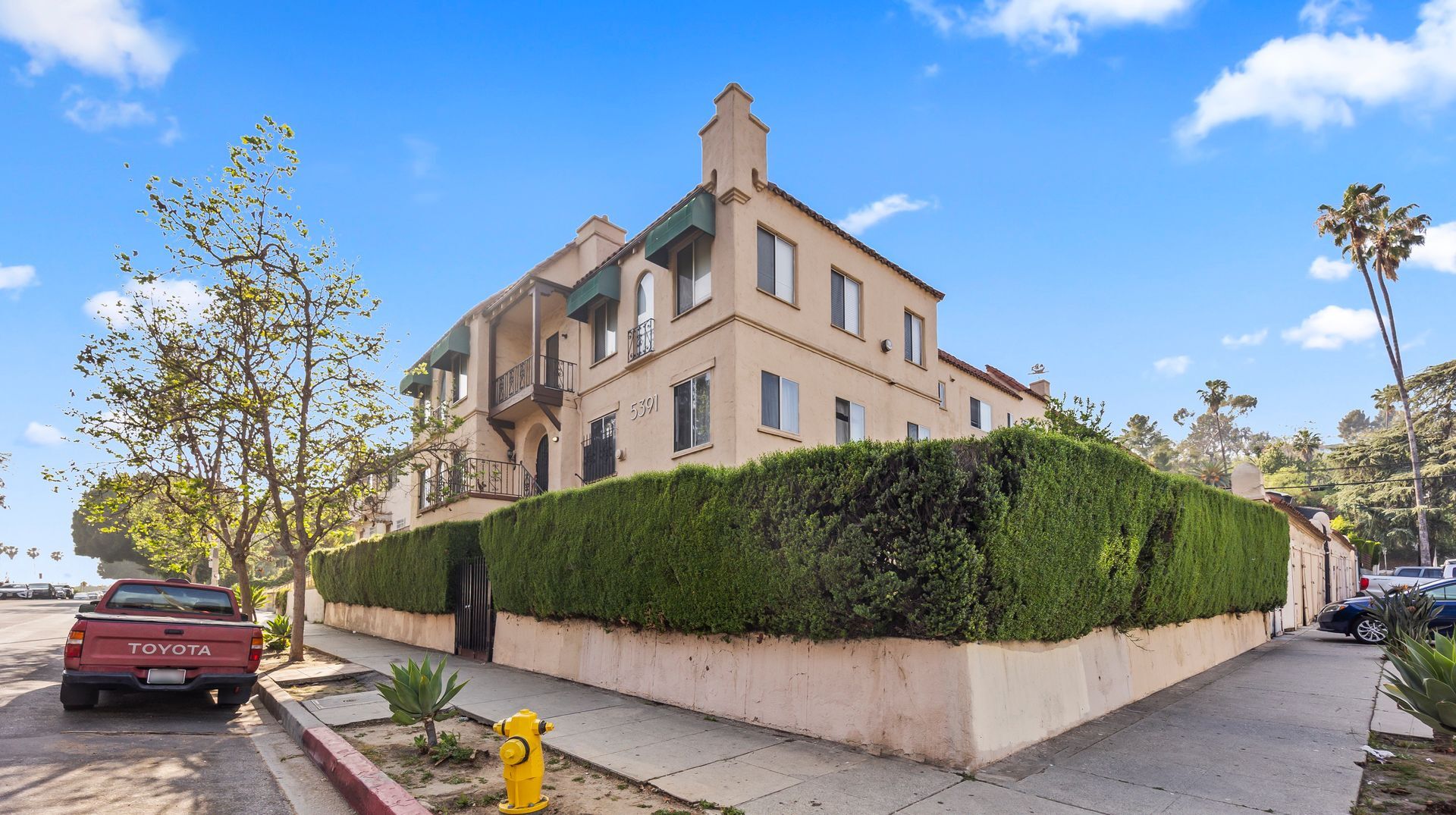 Building Photo - 5391 Huntington Dr