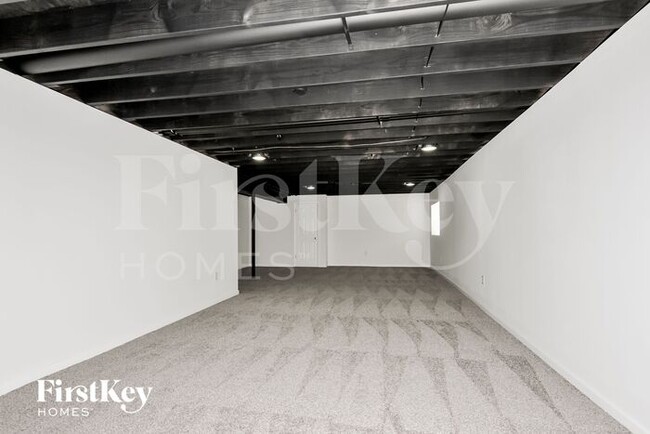 Building Photo - 100 Eisenhower Dr