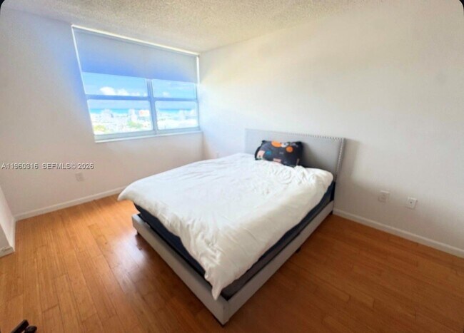 Building Photo - 650 West Ave