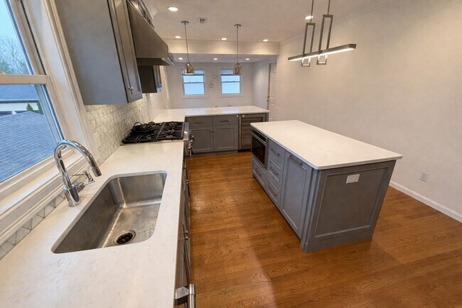 Building Photo - 78 Highland Ave