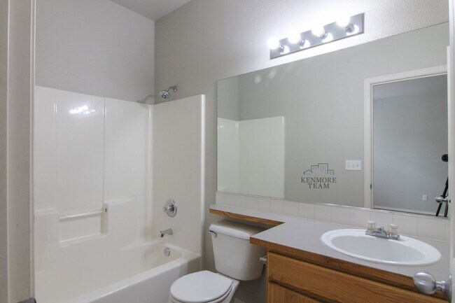 Building Photo - 3 Bedroom, 2 Bath Home in Pasco