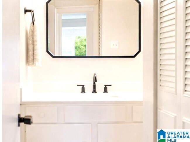 Building Photo - 1303 Woodland Vlg