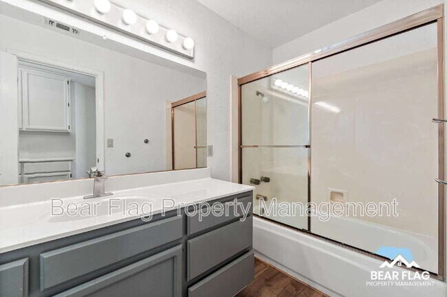 Building Photo - 1601 Wyndham Way