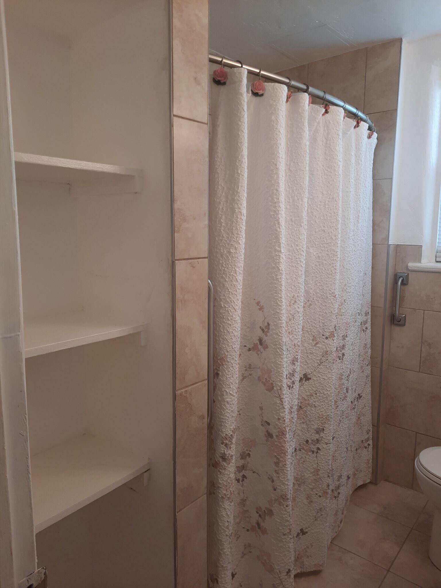 Building Photo - 512 Phoenix Ave