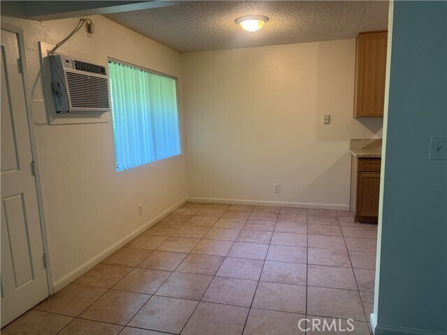 Building Photo - 1209 W Rosewood Ct