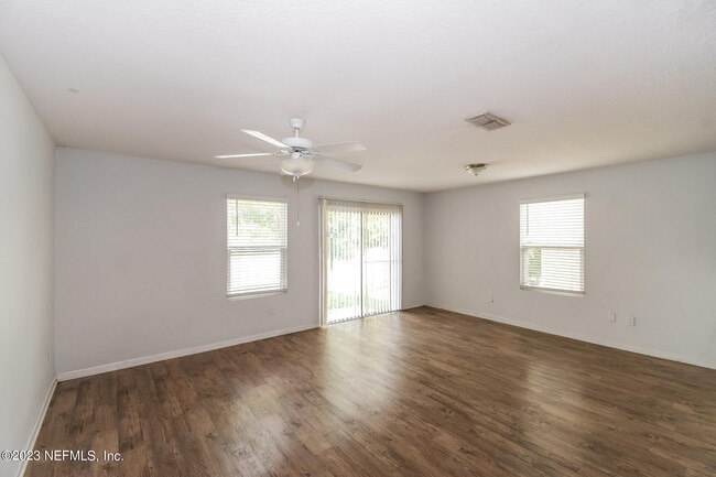 Building Photo - 554 Eiseman Wy