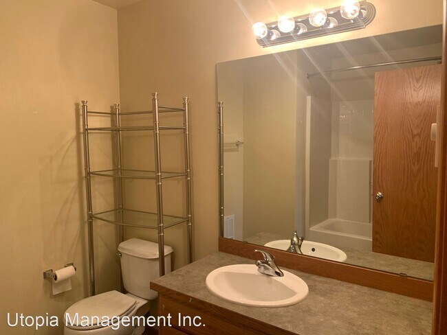 Building Photo - 2 br, 2.5 bath House - 4051 Eliza Ave #102